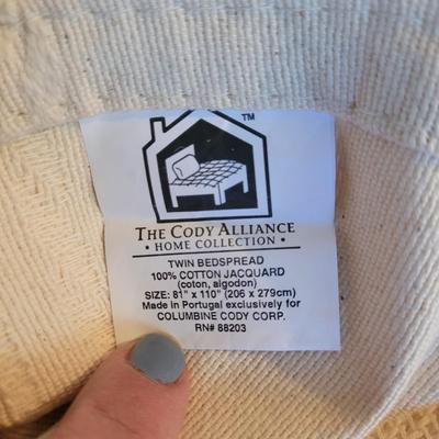 Coverlets, Bedspreads and More (L-CE)