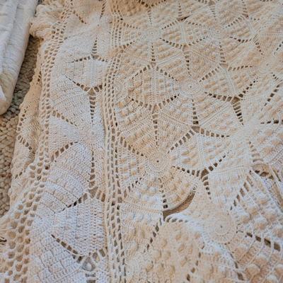 Coverlets, Bedspreads and More (L-CE)