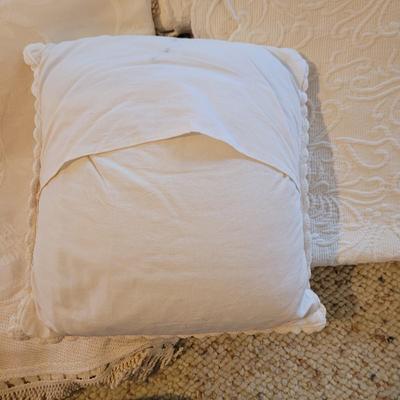 Coverlets, Bedspreads and More (L-CE)