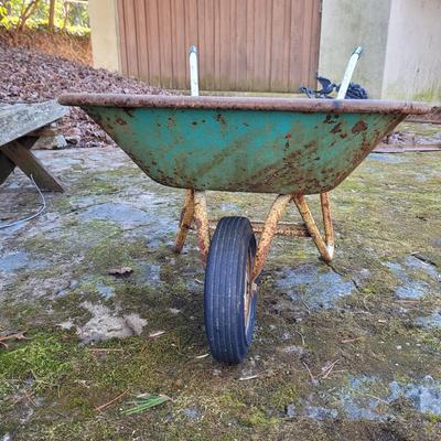 Metal Wheelbarrow (Y-CE)