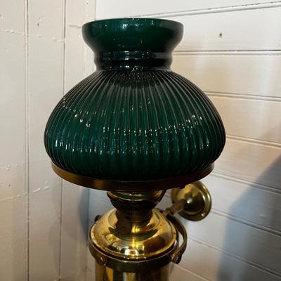 N407 Vintage Brass Oil Bracket Lamp with Green Ribbed Glass Shade