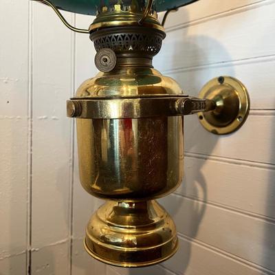 N407 Vintage Brass Oil Bracket Lamp with Green Ribbed Glass Shade