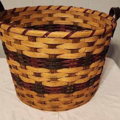 Basket with red and green trim
