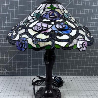 Lovely Tiffany Style Lamp 
