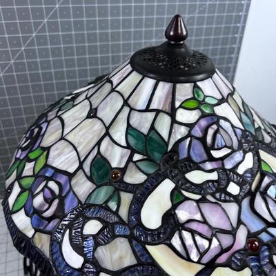 Lovely Tiffany Style Lamp 