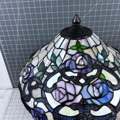Lovely Tiffany Style Lamp 