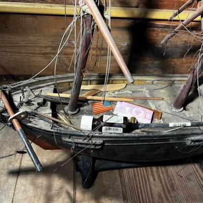 N428 Antique Clipper Ship Model AS IS