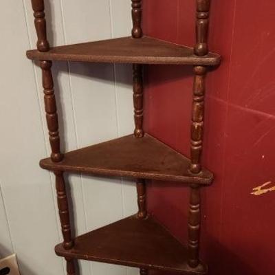 Corner shelf