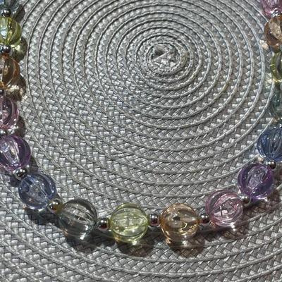 Vintage 23" Lucite Bead Necklace in VG Preowned Condition as Pictured.