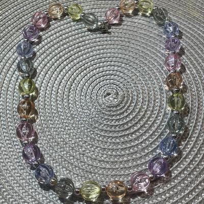 Vintage 23" Lucite Bead Necklace in VG Preowned Condition as Pictured.