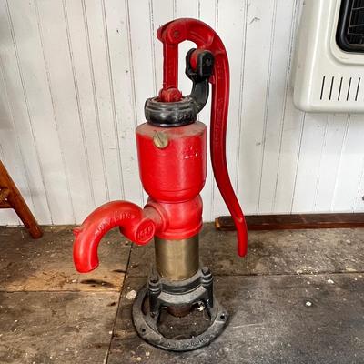 N801 1988 The â€œMyersâ€ Hand Water Pump