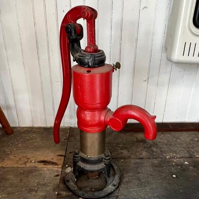 N801 1988 The â€œMyersâ€ Hand Water Pump