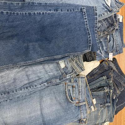 Large lot of womenâ€™s jeans