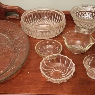 Various glass bowls w/plate