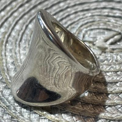 Vintage Sterling Silver 1-1/8" Tall Cigar Band Fashion Ring in Good Preowned Condition as Pictured.