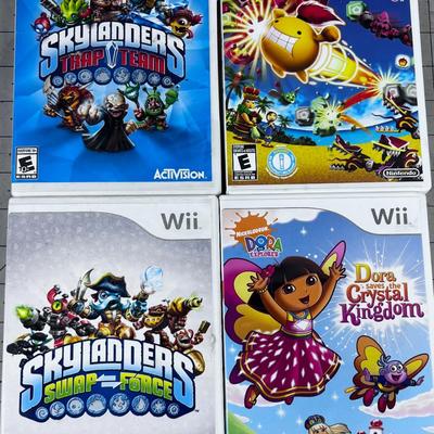 4 Wii Games; Dora The Explorer