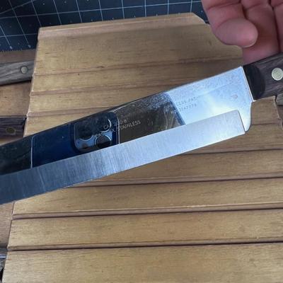 Knife Set with under the cupboard mount