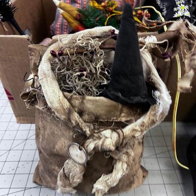 VINTAGE hand crafted spooky Halloween 