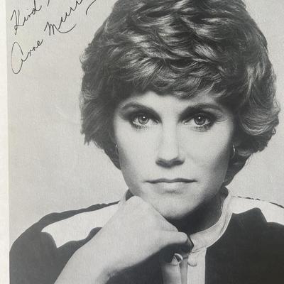 Singer Anne Murray signed photo