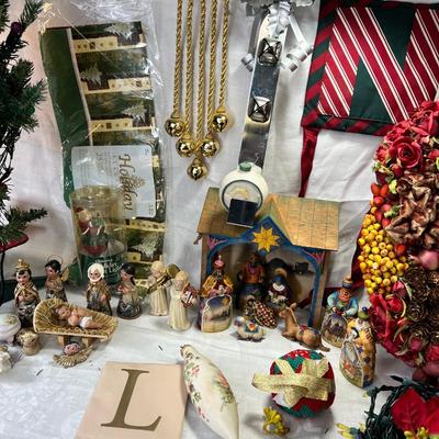 Jim Shore nativity figuines, Lots of Noel
