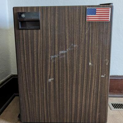 GE Mini Fridge