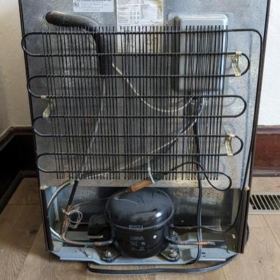 GE Mini Fridge