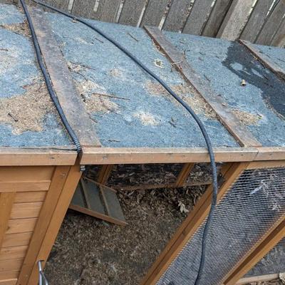 Pet's Imperial Chicken Coop