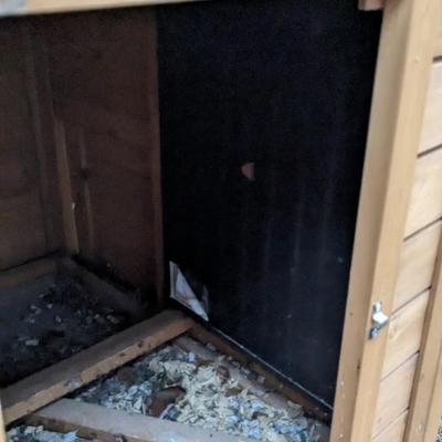 Pet's Imperial Chicken Coop