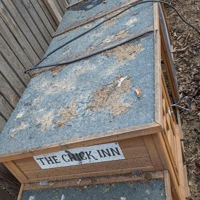 Pet's Imperial Chicken Coop
