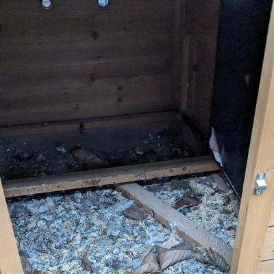 Pet's Imperial Chicken Coop