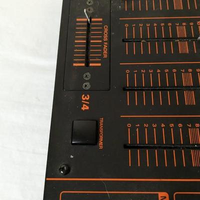 Roland DJ-2000