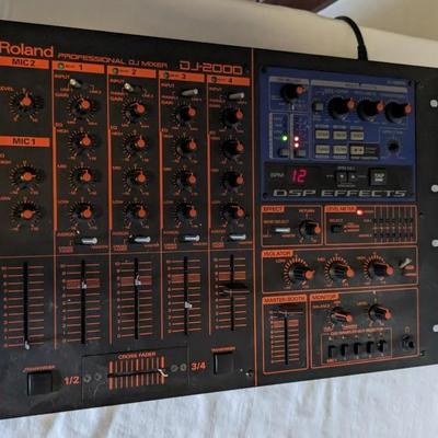 Roland DJ-2000