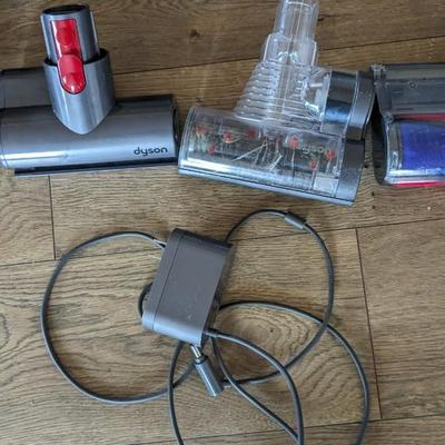 Dyson V7 Attachments and Charger