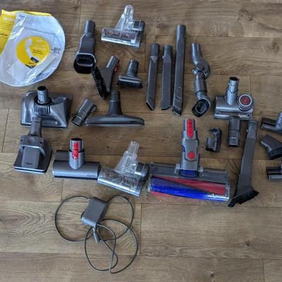 Dyson V7 Attachments and Charger