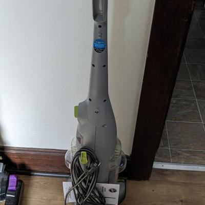 Upright Vacuum and Shampooer