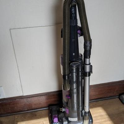 Upright Vacuum and Shampooer
