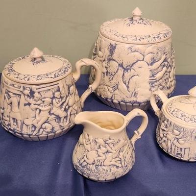 1972 porcelain teapot set