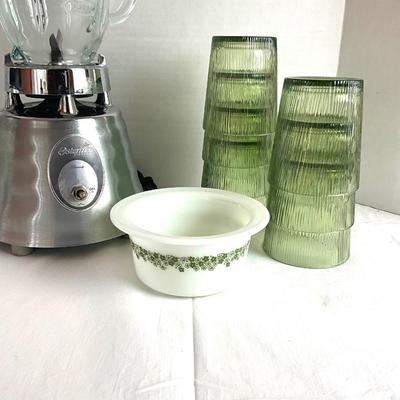 H577 Osterizer Blender with Glass Pitcher, Pyrex & Melamine Cups