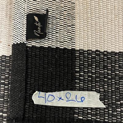 40x26 Nanta Rug