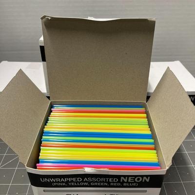 Neon Stirrer/Sip Straws --  4000 Straws