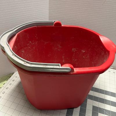 Mini Shop Vac and Bucket