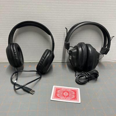 2 Pairs Headphones