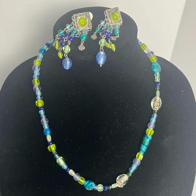 Green & Blue Beaded Necklace with Earrings (4)