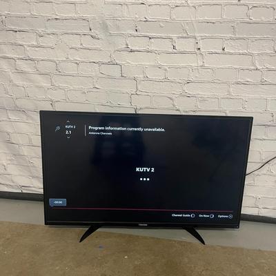 50 Inch Smart Toshiba Flat TV with Remote