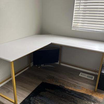 Elephance L-Shaped & Corner Desk ($120 new) *Needs to be assembled