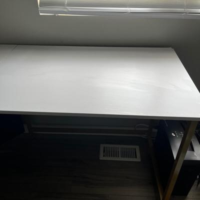 Elephance L-Shaped & Corner Desk ($120 new) *Needs to be assembled