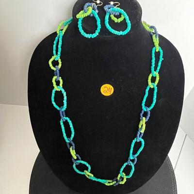 Beaded Earrings & Necklace (24)