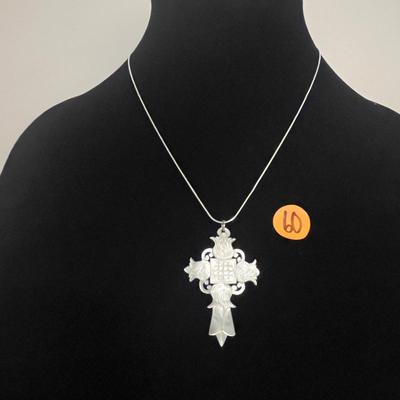 Mother of Pearl Cross Pendant on Sterling Silver (925) 18 Inch Chain (60)
