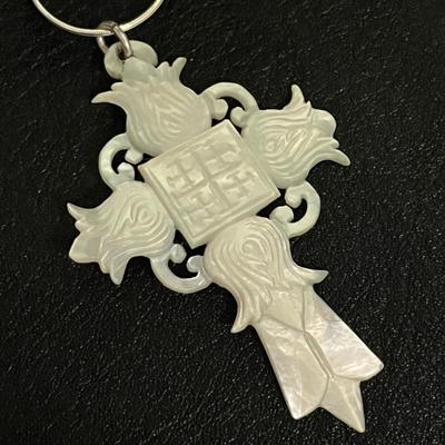 Mother of Pearl Cross Pendant on Sterling Silver (925) 18 Inch Chain (60)