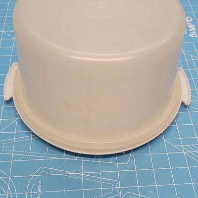 Tupperware cake pan